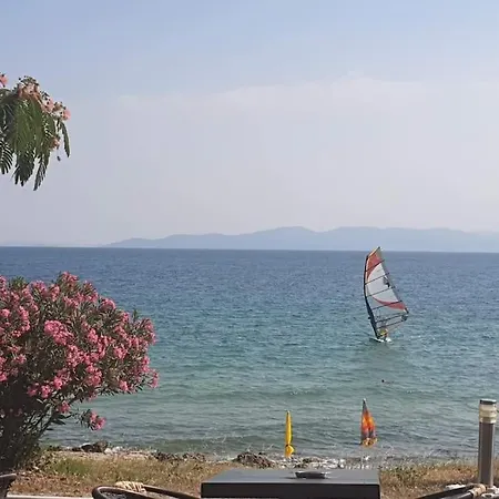 Апартаменты Kariani Beach Studio *