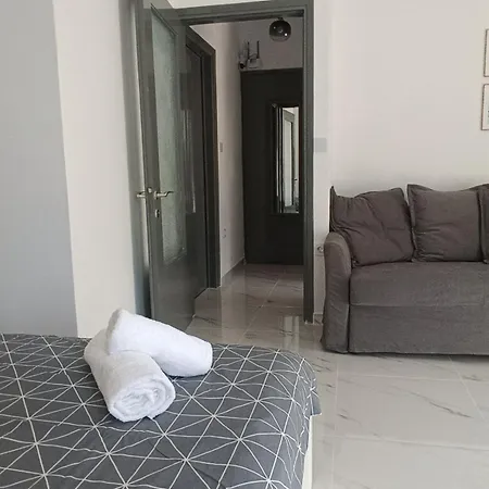 Kariani Beach Studio *