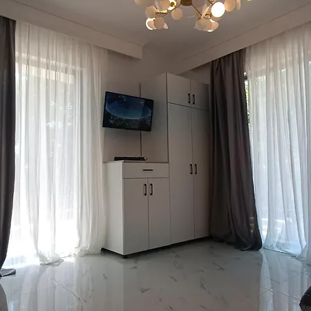 Kariani Beach Studio Апартаменты