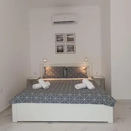 Kariani Beach Studio Апартаменты