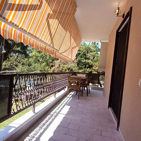 Kariani Beach Studio *