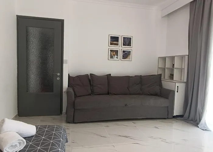 Kariani Beach Studio *